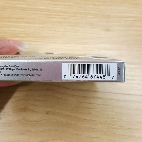 Ardell Professional 3D Faux Mink Fake Lashes 852 Lightweight Invisiband - Picture 3 of 4